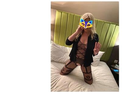 Escorts Bradmore Wolverhampton - Photos for *** Elegant Blonde MILF *** Wolverhampton WV1