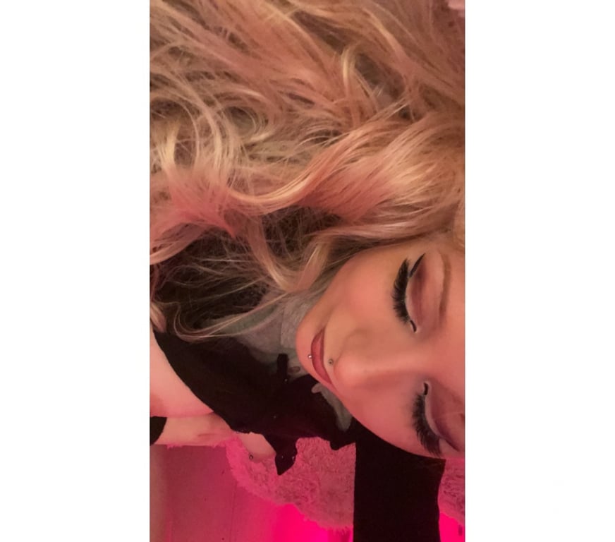 Adult Entertainment Lancashire Fylde - Photos for PETITE BRITISH PARTY GIRL