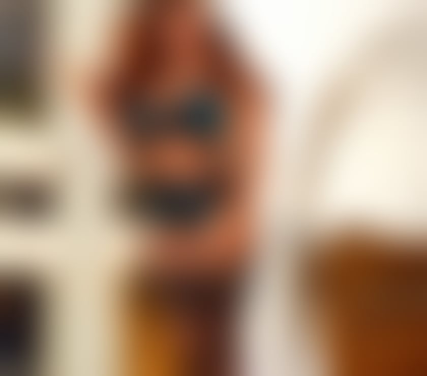  Escorts Motherwell North Lanarkshire - Photos for Ebony Companion Lease In Scotland Motherwell Town Centre