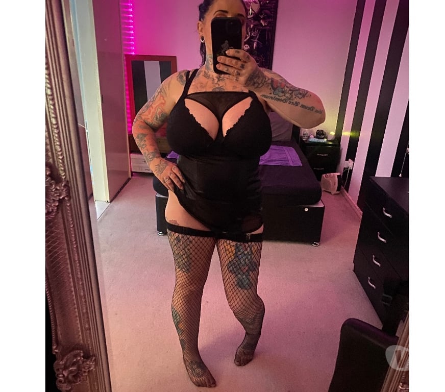 Escorts Kent Maidstone - Photos for ❤️ FRENCH TATTOOED MILF ❤️