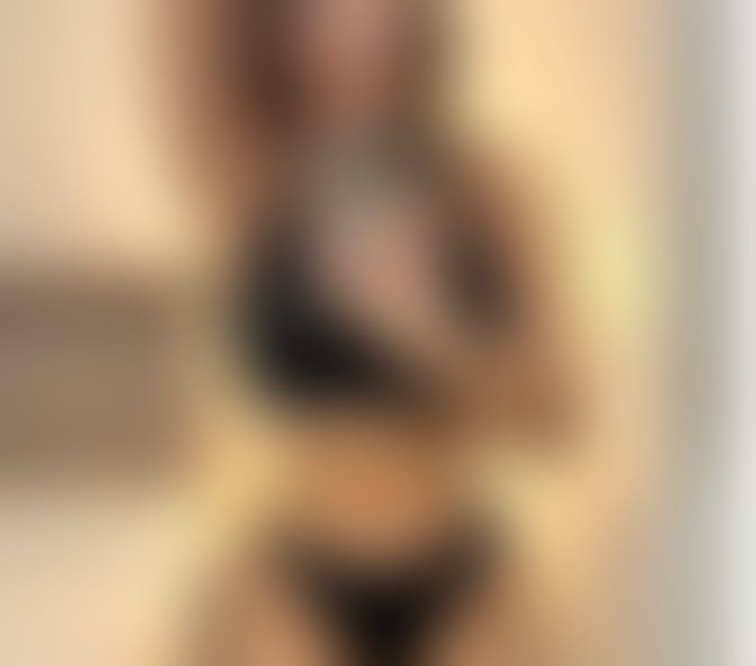 Escorts North West London Willesden - North West London - Photos for I am Miruna big boobs and an amazing big ass. Real 100%