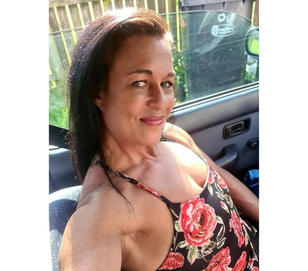 Escorts County Durham Seaham - County Durham - Photos for Naughty Muscly MILF