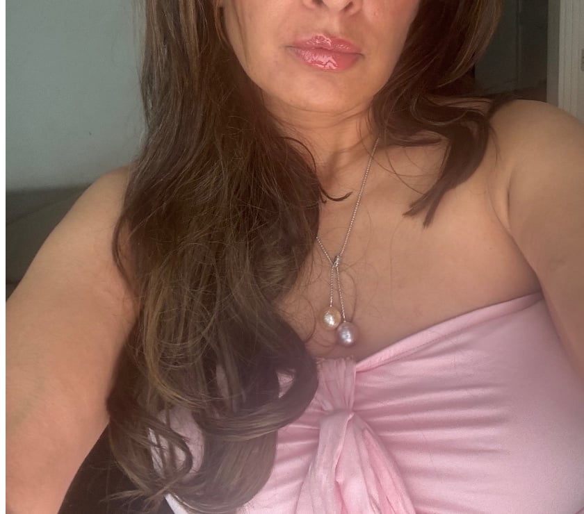 Escorts & Erotic Massage Queen`s Park Station North West London - Photos for SWEET & SPICY INDIAN BUSTY, GREAT FOR GFE AND HOT PARTY