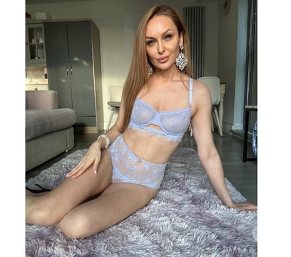 Escorts South Quay East London - Photos for Cindy Sensual Massage at Canary Wharf