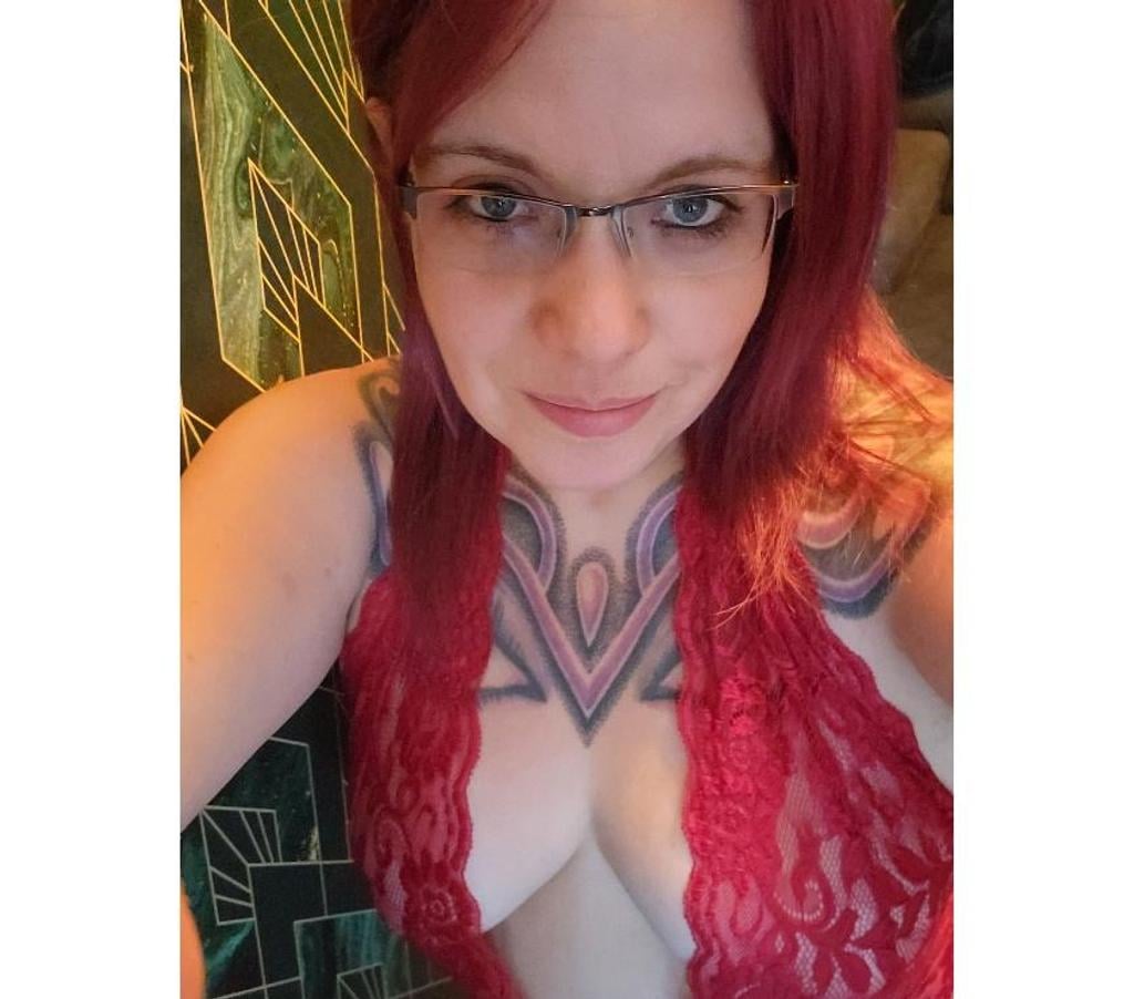 Escorts South Yorkshire Rotherham - Photos for English, Gentle Thicc Bisexual Milf Rotherham Town Centre