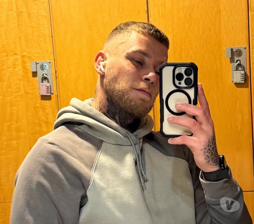  Gay massage Devon Exeter - Photos for Devonshire lad looking to spend time with male and female