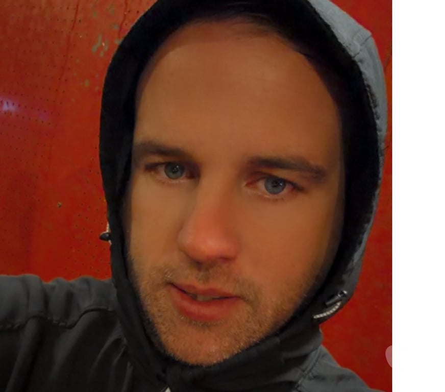  Gay massage West Yorkshire Bradford - Photos for 37 year old up for fun!