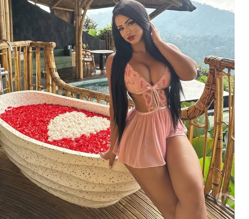 Escorts Essex Colchester - Photos for HI shameful and crazy on bed