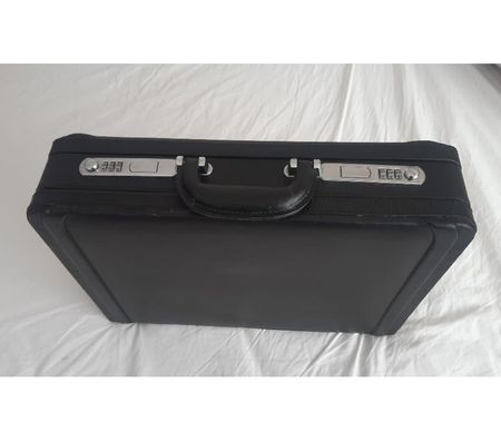 Office Furniture & Pro equipment Wokingham Ruscombe - Wokingham - Photos for Bonded leather briefcase