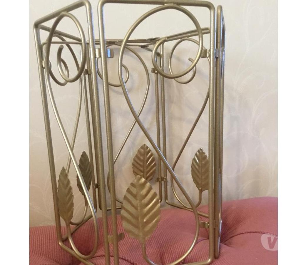 picture frames Hertfordshire Dacorum - Photos for Ceiling light shade Leaf design colour Gold