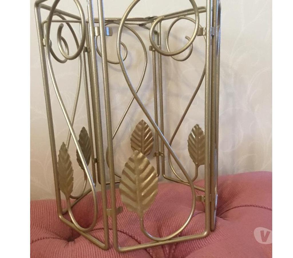 picture frames Hertfordshire Dacorum - Photos for Ceiling light shade Leaf design colour Gold