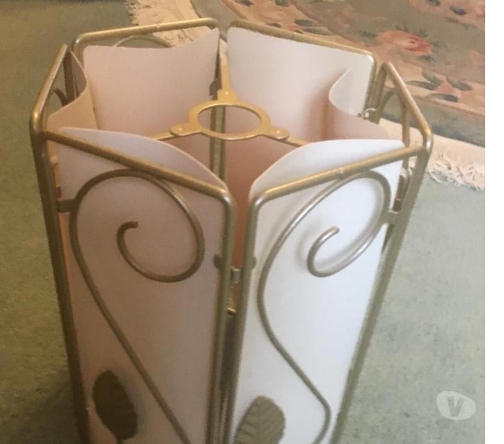 picture frames Hertfordshire Dacorum - Photos for Ceiling light shade Leaf design colour Gold