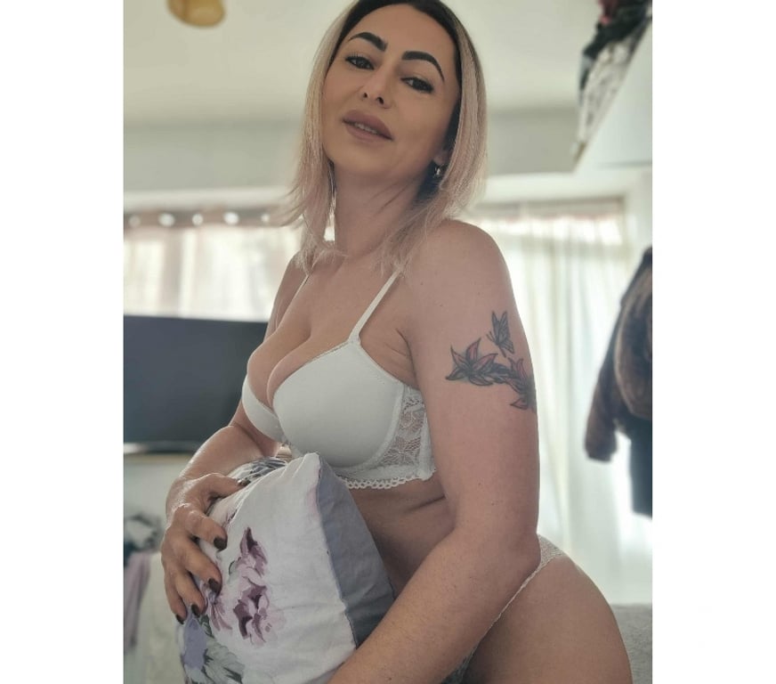 Escorts West London Hounslow - Photos for Julia, best escort in area