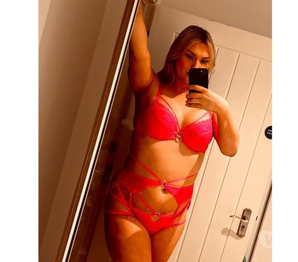 Escorts Glasgow Glasgow City Centre - Glasgow - Photos for British Party Girl. Tall and sexy post op trans woman.