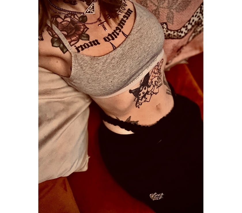 Escorts South Yorkshire Doncaster - Photos for English and heavily tattood brunette girl