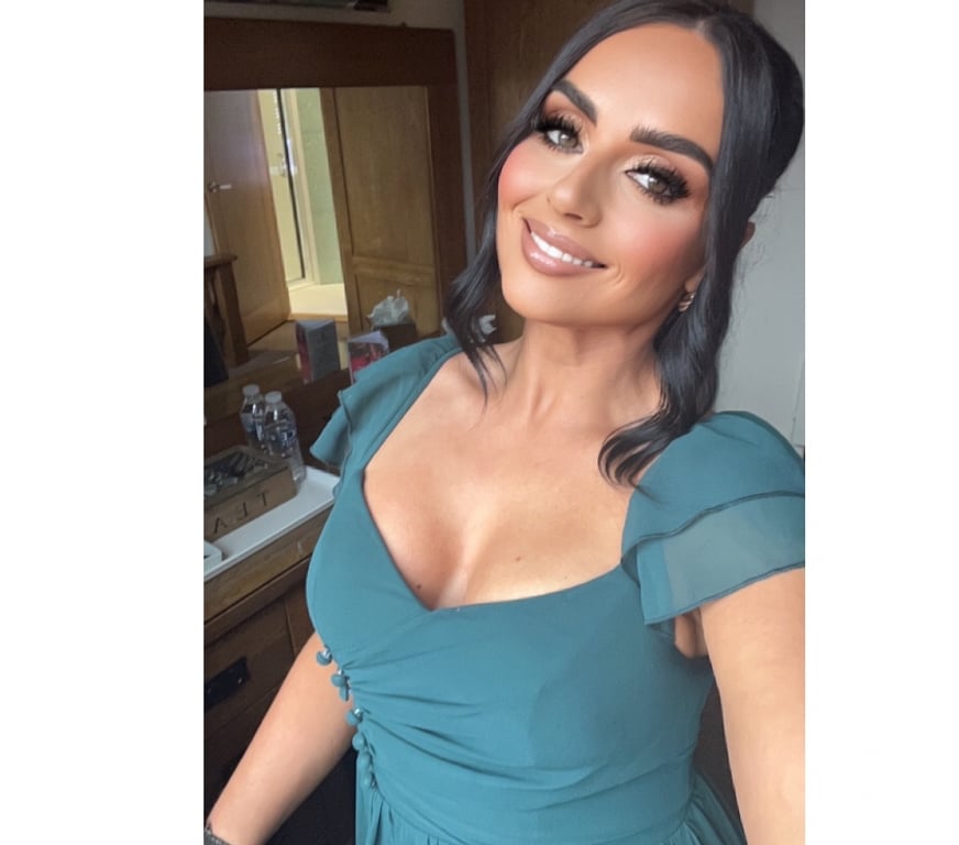 Adult Entertainment Greater Manchester Manchester - images_alt_text Black haired beauty 34DD Jade 🖤 CALL- 07466055171