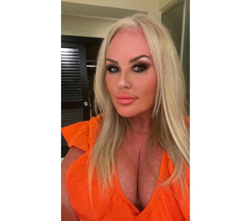 Escorts West Midlands Dudley - Photos for Stunning Welsh Blonde