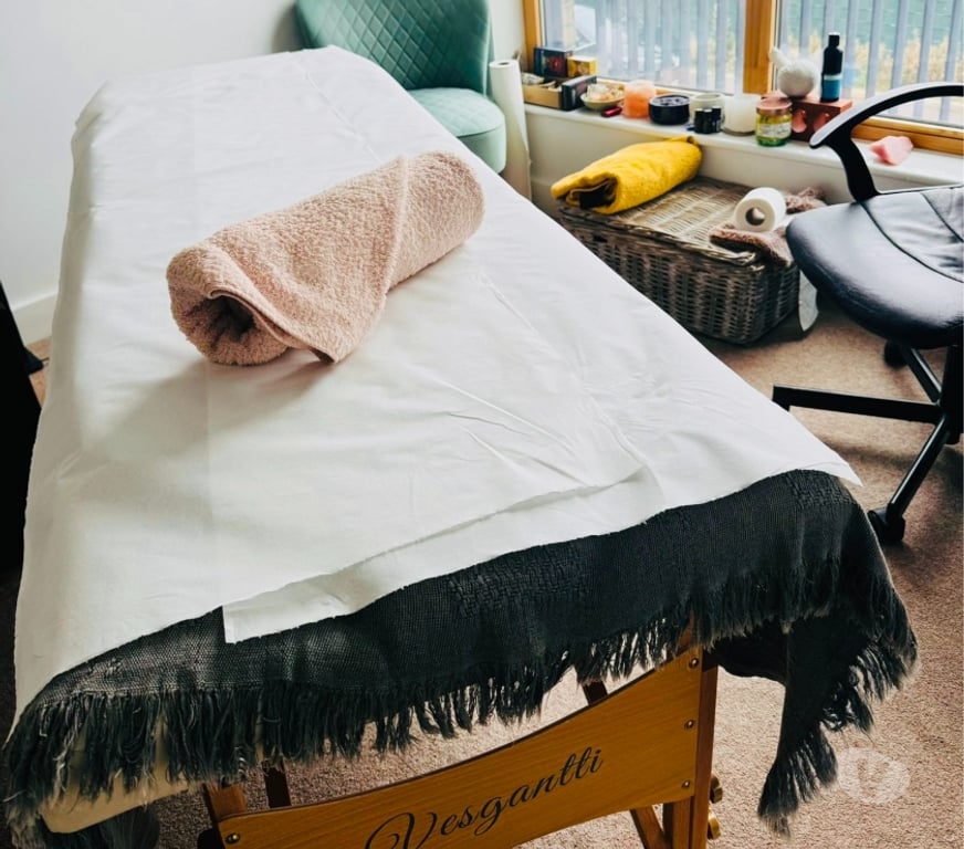 Full body massage Barking and Dagenham Dagenham - Barking and Dagenham - Photos for Qualified Massage Therapist – Sports, Deep Tissue, RM10