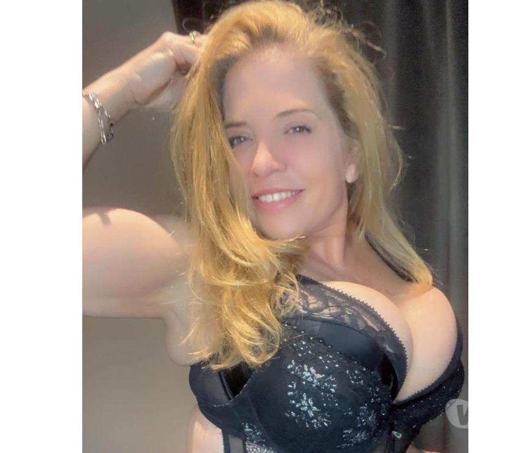 Escorts East London Commercial Road - East London - Photos for Coquettish Sexy Exuberant British Superbusty Secretary