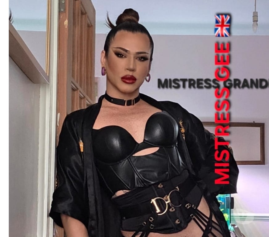 Trans Escorts South East London Camberwell - South East London - Photos for HORNY XXL 8.5 TOP DOMINANT