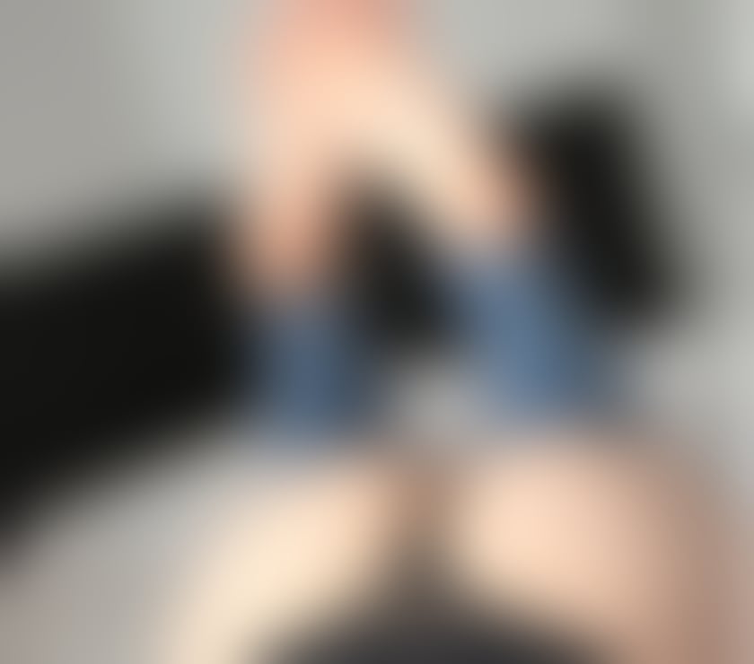 Escorts West Yorkshire Leeds - Photos for Sara 🙂 last week xx Av till 10 PM