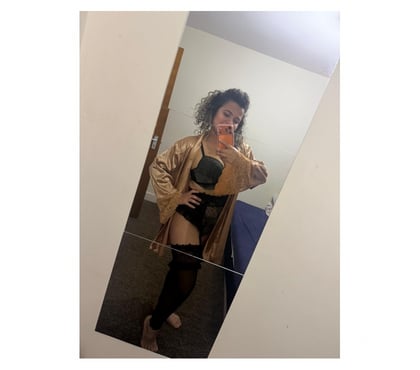  Escorts Tottenham North London - Photos for 👑 Sweet Whispers & Silky Moments in Bruce Grove ✨