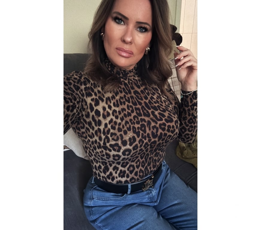 Adult Entertainment South West London Chelsea - South West London - Photos for Red 💋 & heels! 47 yrs old British MILF 36F natural!