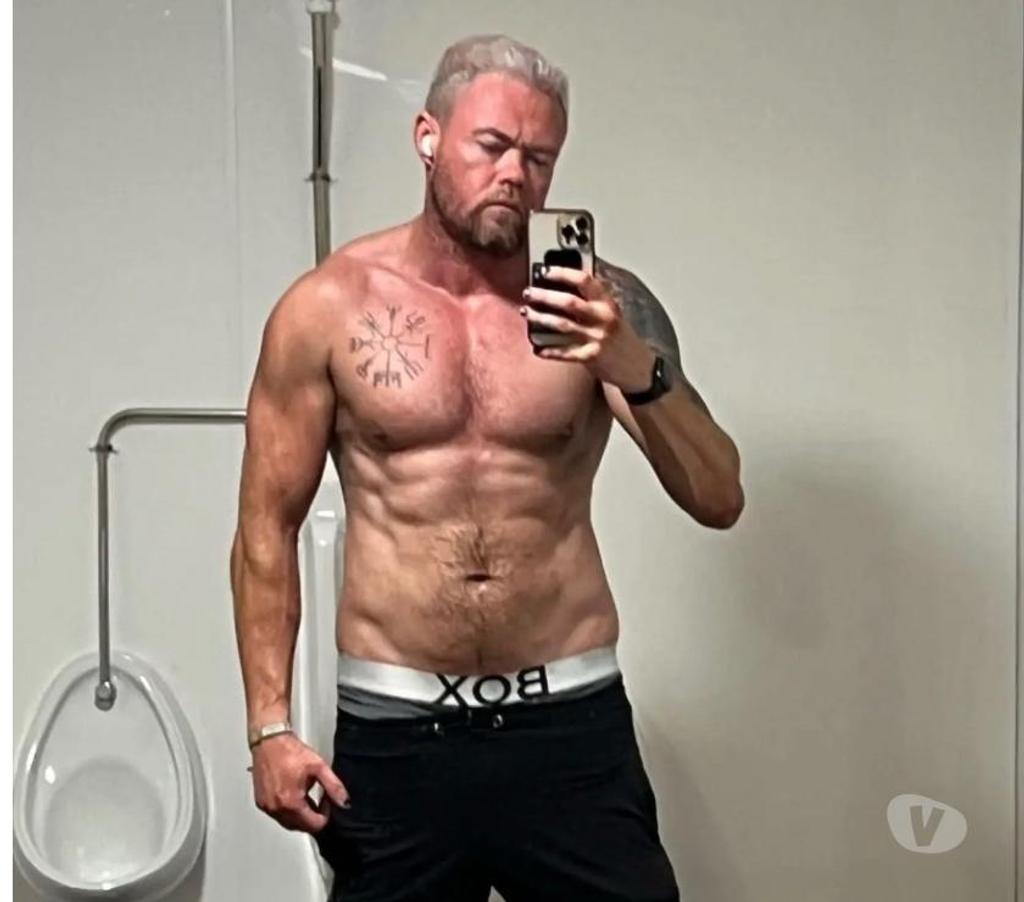  Gay massage West Midlands Dudley - Photos for Xl thick Hung Muscle Top Vers - massage n more available NOW