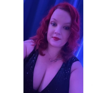 Photos for 💋 busty Bella 💋5 mins £10💋 38H pierced nips 🍒