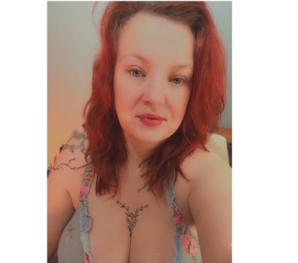 Photos for 💋 busty Bella 💋5 mins £10 💋38H pierced nips 🍒