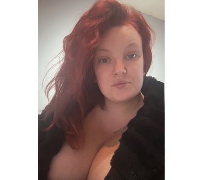 Photos for 💋 busty Bella 💋5 mins £10 💋38H pierced nips 🍒