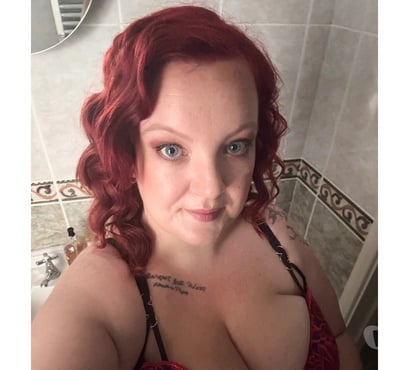 Photos for 💋 busty Bella 💋5 mins £10 💋38H pierced nips 🍒