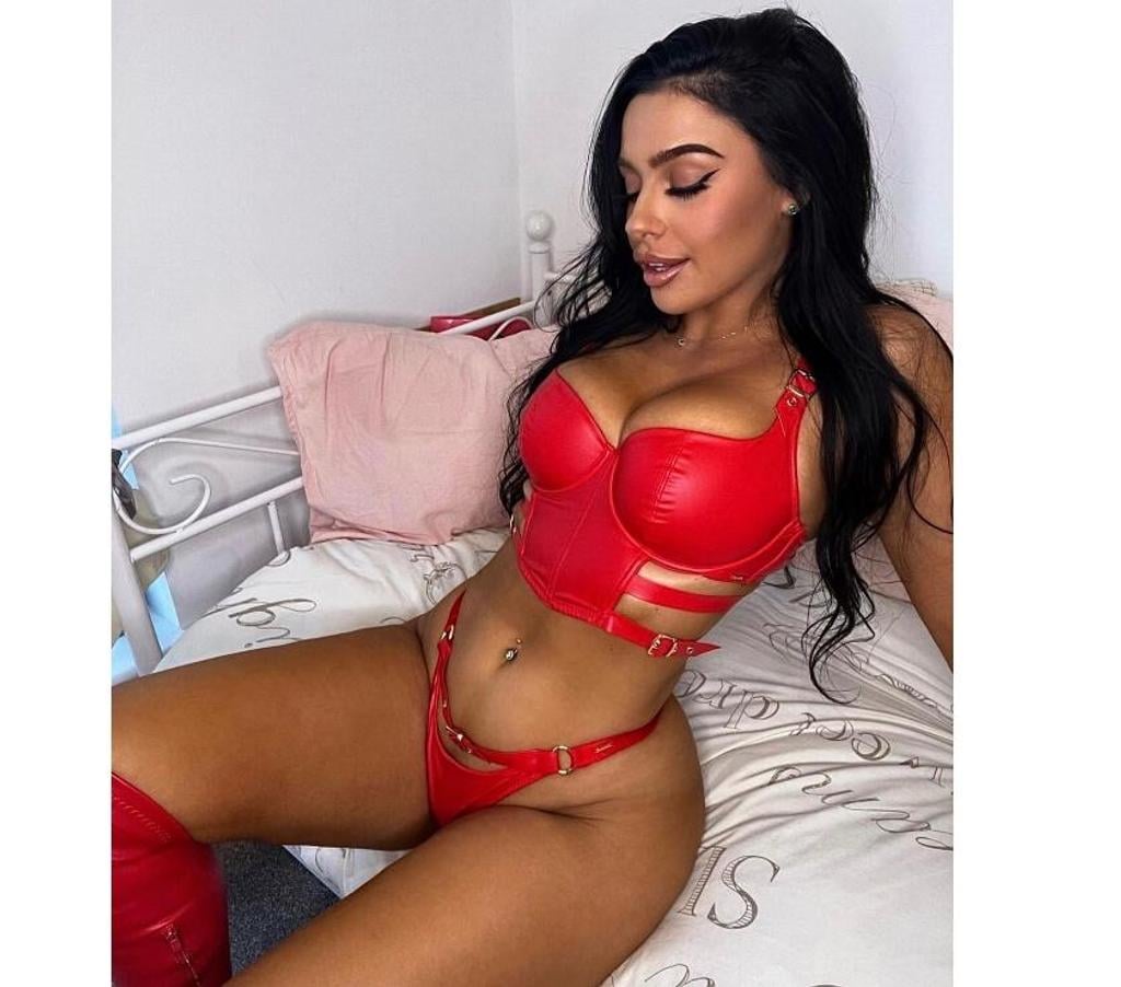 Escorts Hertfordshire Stevenage - Photos for Mistress Erika ❤️ back in Stevenage for few days ❤️