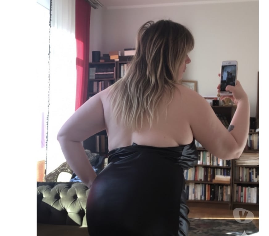 Adult Entertainment South West London Chelsea - South West London - Photos for She’s back! ONLINE all Sunday 🌅 Busty AND curvy x