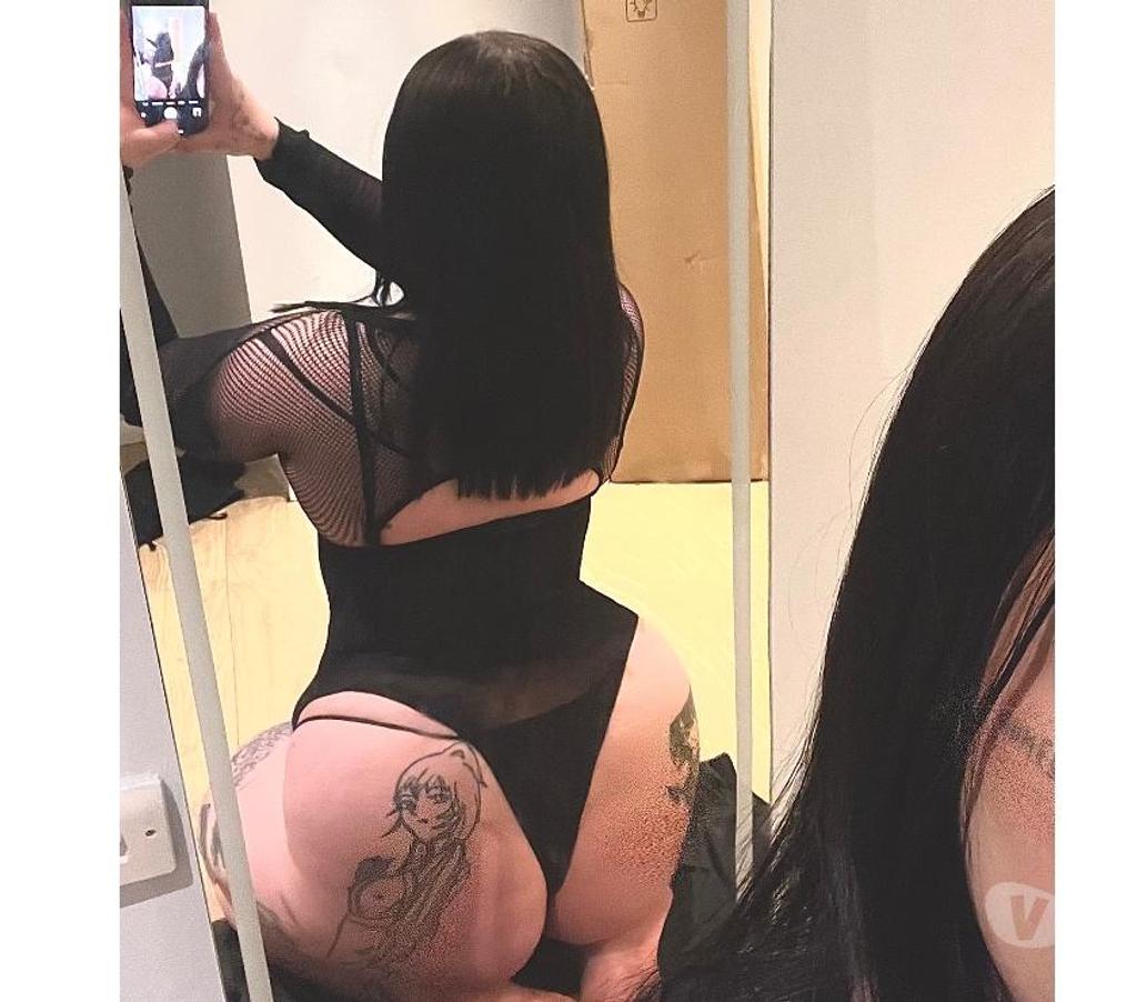 Escorts East London Canary Wharf - East London - Photos for bustycurvy star ✩ british party girl
