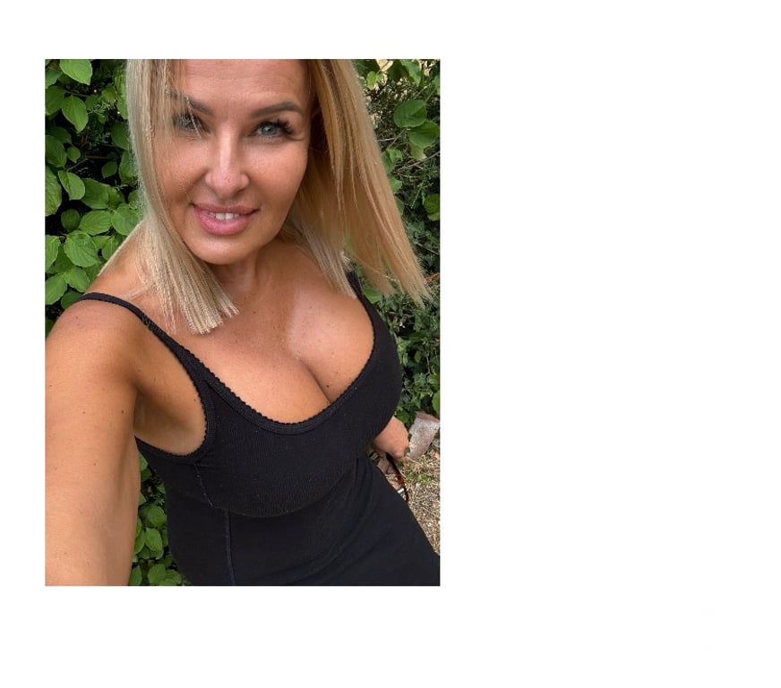 Escorts Reading Reading Town Centre - Reading - Photos for Polish Pie Pandora Slimmer figure!Hot behind view