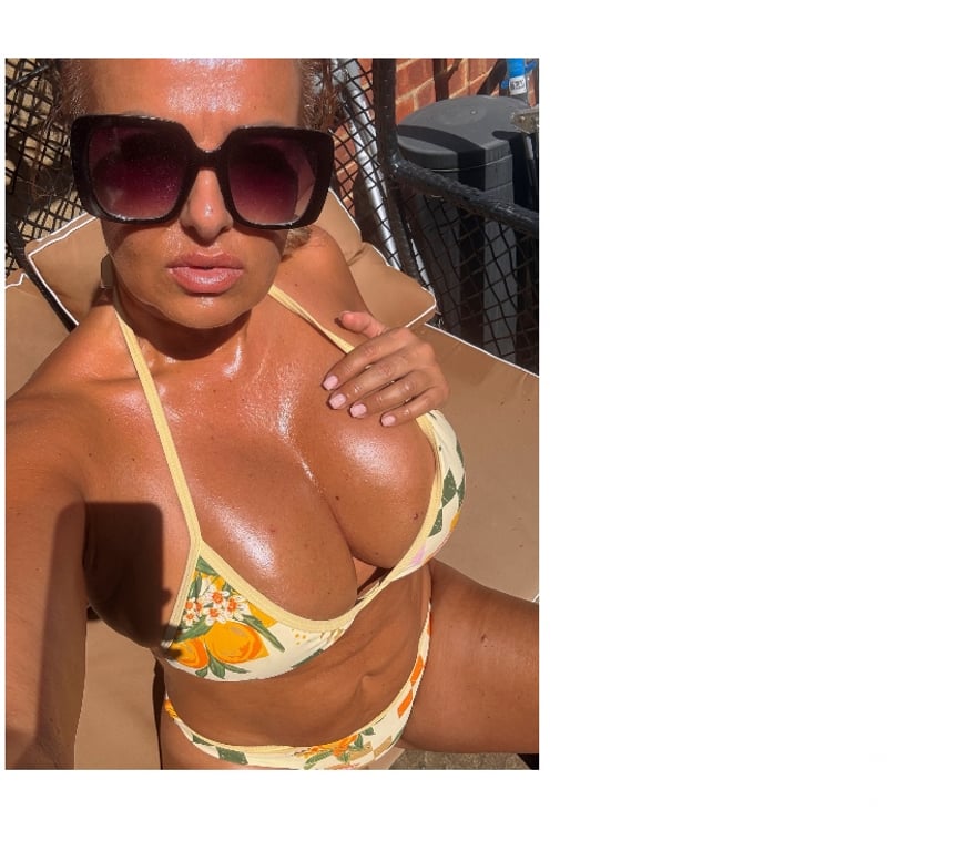 Escorts Reading Reading Town Centre - Reading - Photos for Polish Pie Pandora Slimmer figure!Hot behind view