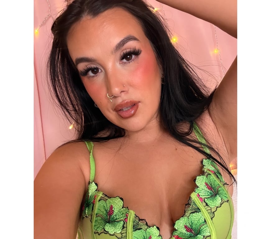 Adult Entertainment East Sussex Lewes - Photos for Peachy ass for daysssss 🍑 👀 | +447359 969946