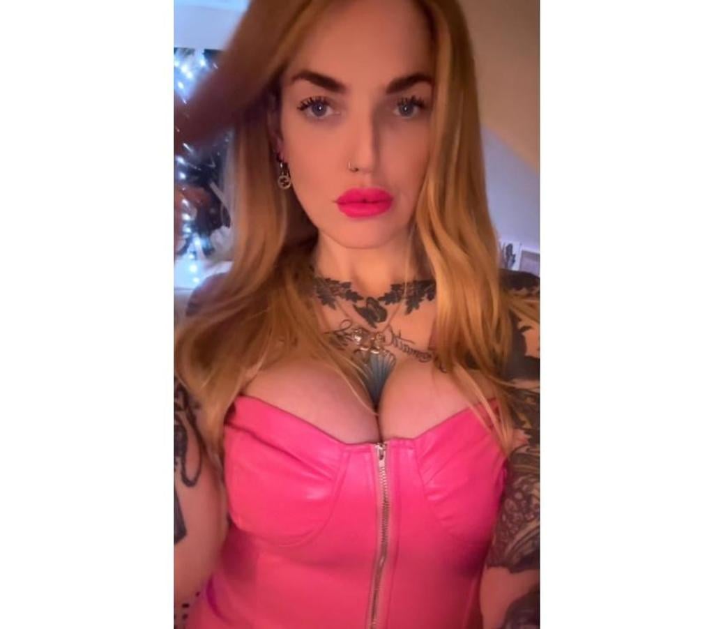 Escorts Edinburgh Edinburgh Airport - Edinburgh - Photos for Scottish tattooed kinkster. Edinburgh EH12 NEAR THE GYLE