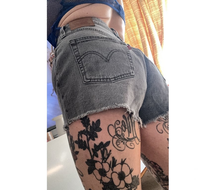 Escorts Edinburgh Edinburgh Airport - Edinburgh - Photos for Scottish tattooed kinkster. Edinburgh EH12 NEAR THE GYLE