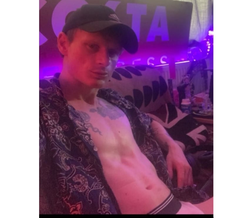 Gay escorts Sandling Maidstone - Photos for Slim, Athletic & Love To Please. [CALLTEXT-MAIDSTONE24HRS]