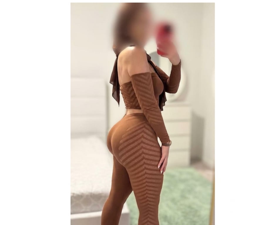 Escorts West Yorkshire Wakefield - Photos for Hot British indian outcalls only