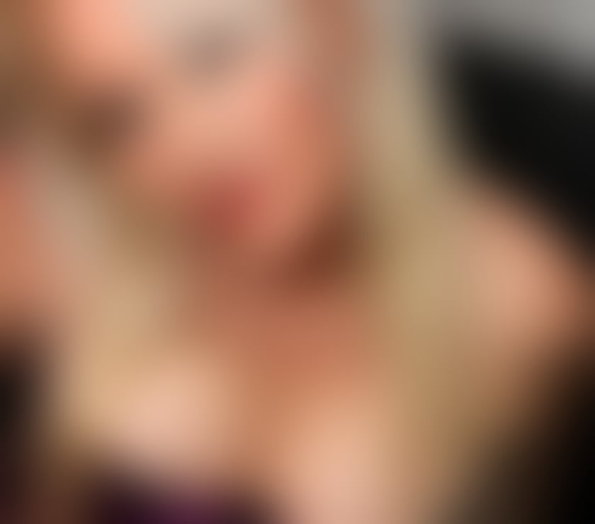 Escorts and Massages Huddersfield Kirklees - Photos for Lauren Sexy Hot Milf