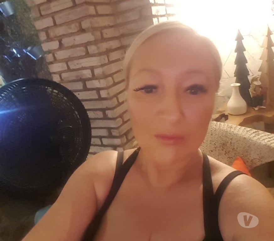 Escorts West Yorkshire Kirklees - Photos for Lauren Sexy Hot Milf