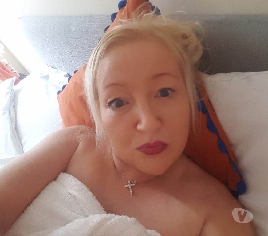 Escorts West Yorkshire Kirklees - Photos for Lauren Sexy Hot Milf