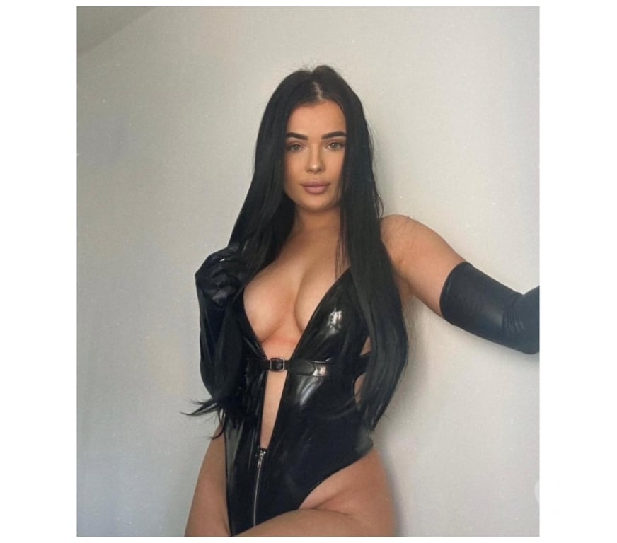 Escorts East London Aldgate East - East London - Photos for I am Gina a independent escort whit big ass and tits.