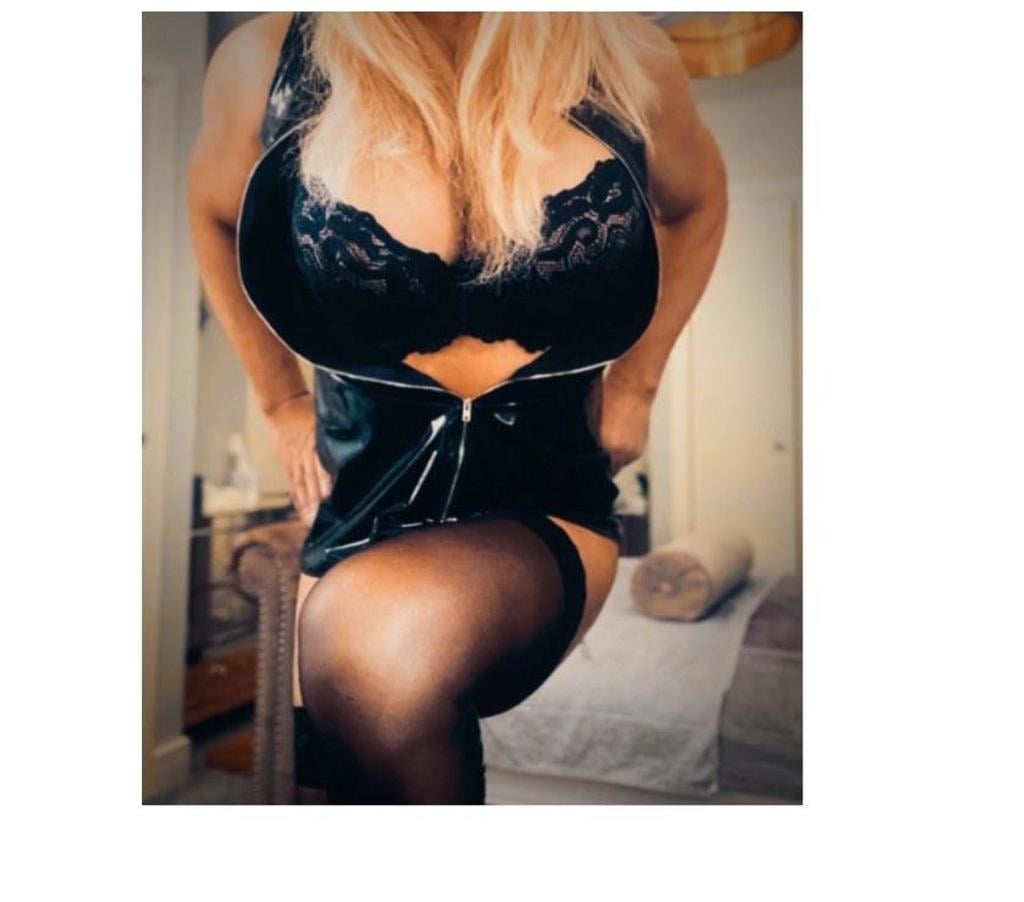 Trans Escorts Worcestershire Wyre Forest - Photos for SEXY MILF TGIRL KIDDERMINSTER