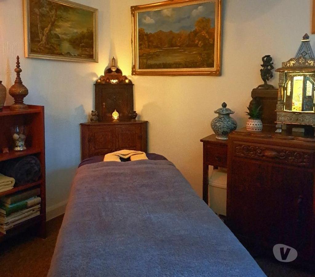 Full body massage West Midlands Birmingham - Photos for Male Therapist for a Relaxing Holistic Full Body Massage