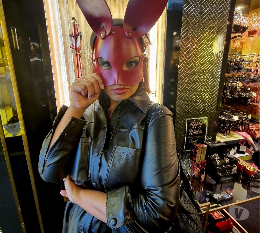 Escorts Surrey Epsom and Ewell - Photos for Mistress Raya Sensual Domination 07859535936