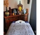 Male Therapist for a Relaxing Holistic Full Body Massage